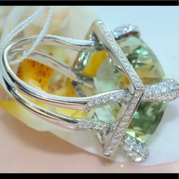 Ring - Picture 5 of 5